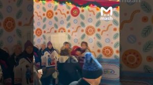 концертный директор Филиппа Киркорова подрался с блогером на открытии ГУМ-катка (2)