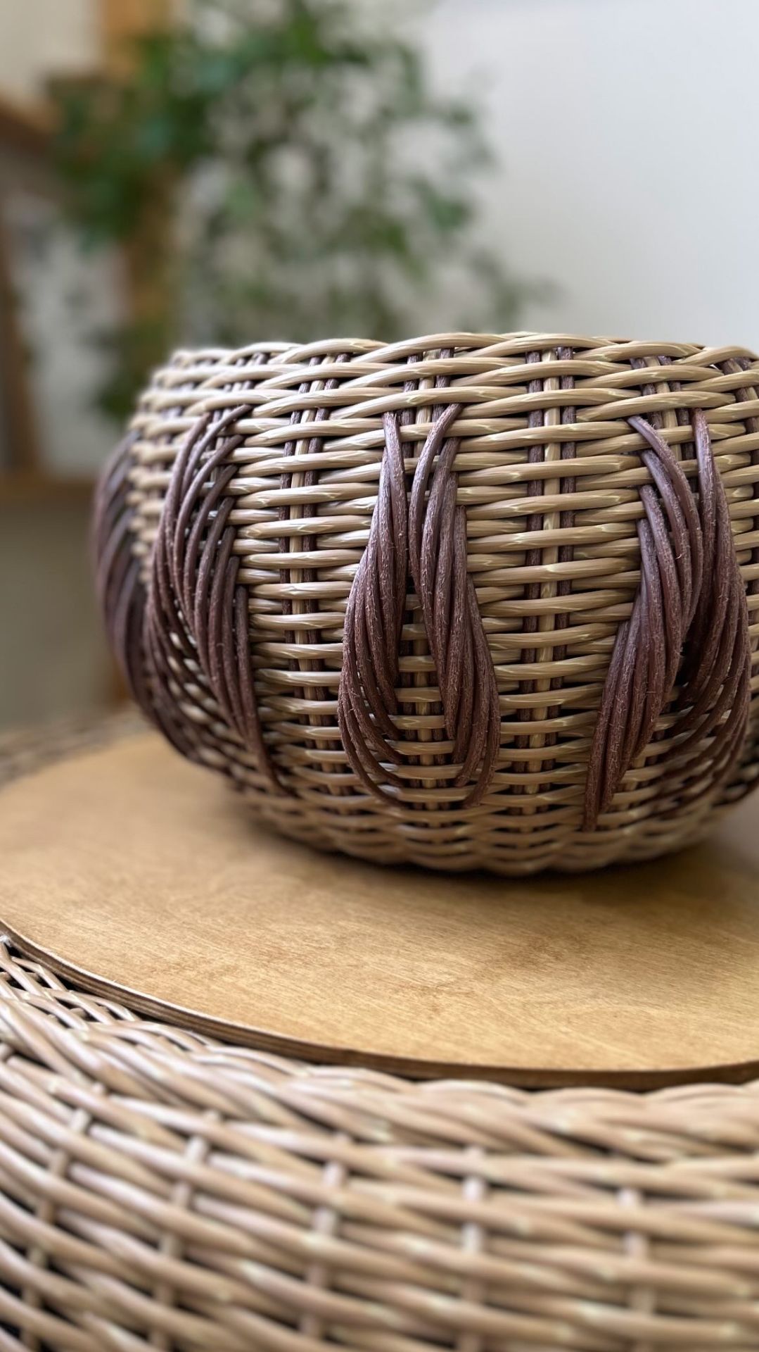 Узор "КОЛОС" на кашпо из ротанга