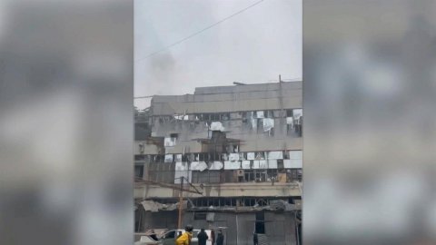 Появились кадры последствий удара "Искандера" по предприятию в Днепропетровске.