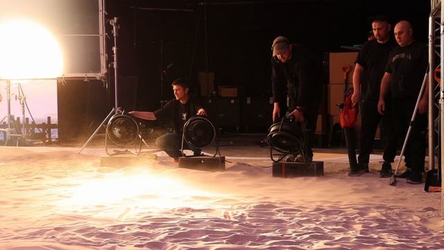 Пляж в павильоне: как Wildberries снял лето в SberStudios. Бэкстейдж