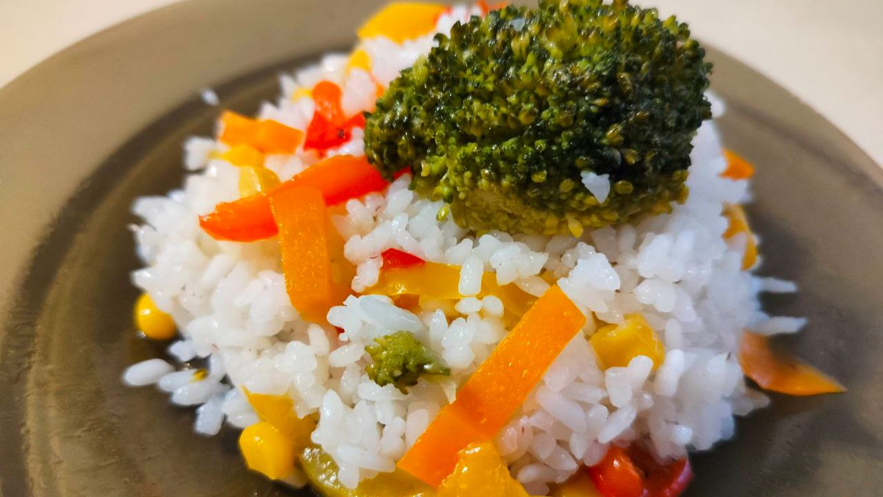 Овощи с брокколи и рисом. Вкусное и сытное блюдо для всей семьи!