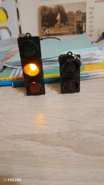 2 светофора горит смотреть онлайн