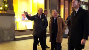 Стивен Уиткофф и Джаред Кушнер прогулялись по центру Москвы вместе с Кириллом Дмитриевым.