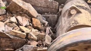 Строительство, дробление щебёнки