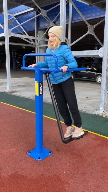 Уличный тренажер маятник AVU026 AVENIR sport - выполнение упражнения