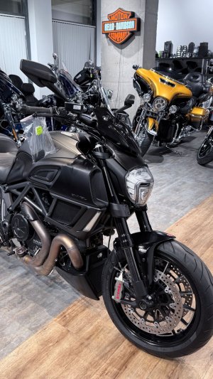 2015 DUCATI Diavel Dark Stealth (14K)