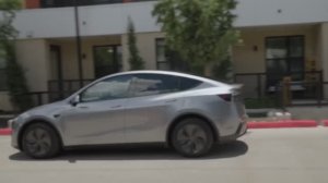 Tesla Model Y - самостоятельно едет к новому владельцу 🚗
