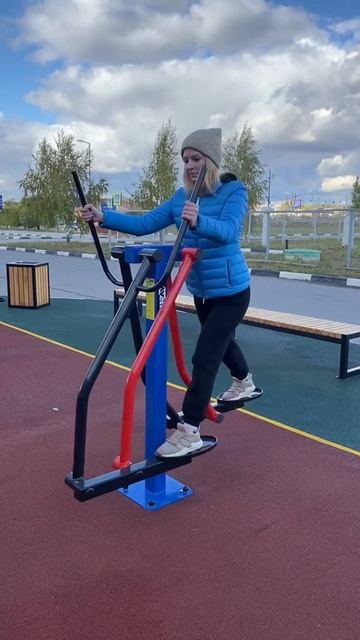 Уличный тренажер лыжный ход AVU037 AVENIR sport - выполнение упражнения