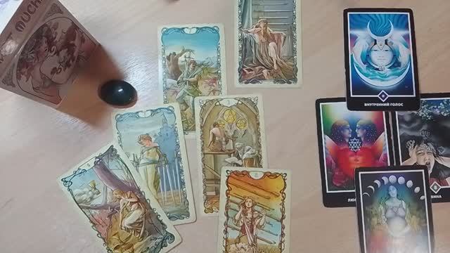 ФАСАД И ВНУТРЯНКА ЧЕЛОВЕКА🔎КАК ОТНОСИТСЯ К ВАМ?😎 ТАРО РАСКЛАД