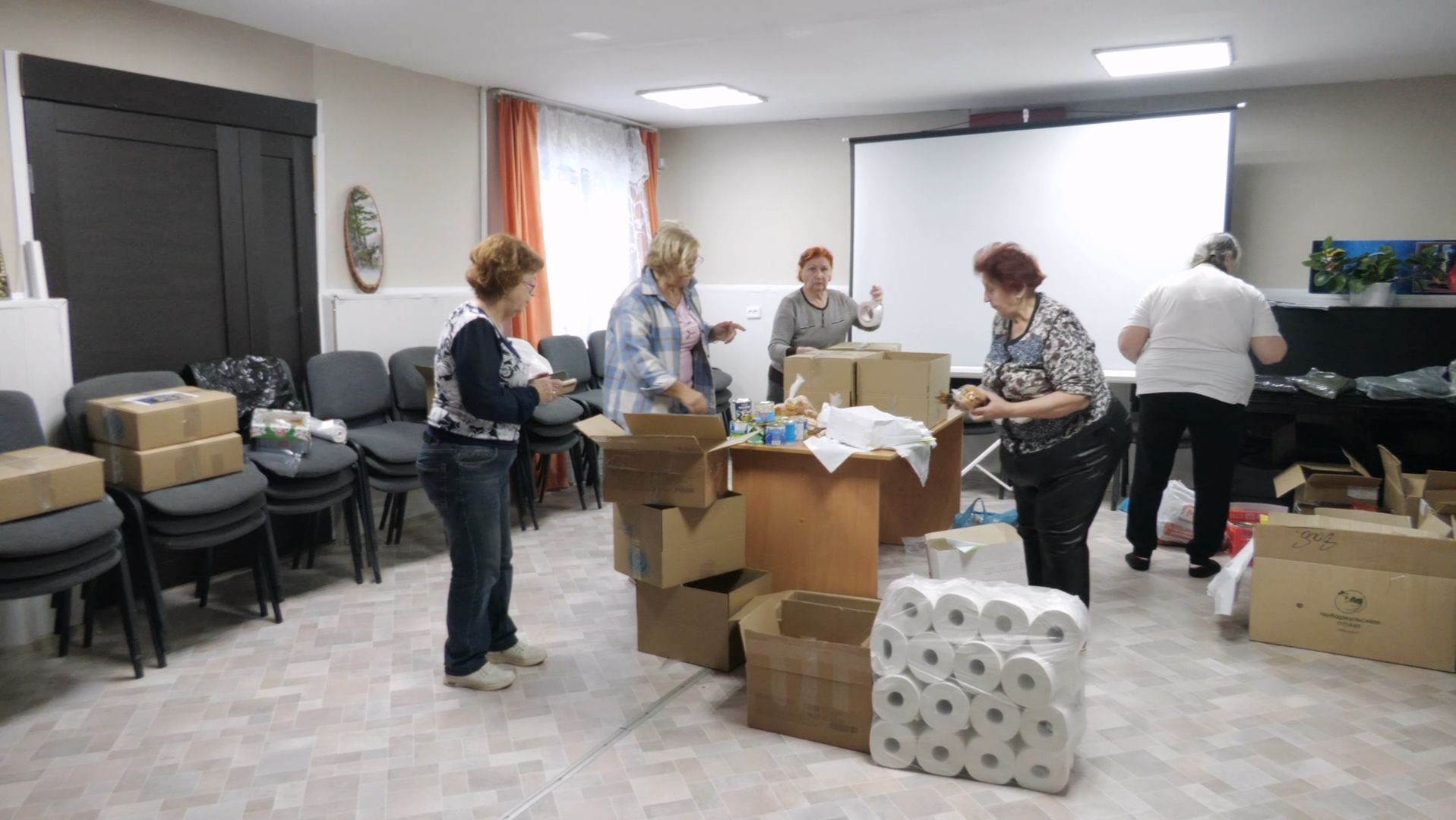 Жители Серова активно участвуют в волонтерской Новогодней акции смотреть онлайн