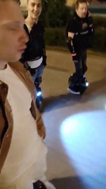 Моноколёсники Астрахань  моноколесо астрахань путешествие туризм набережная кремль