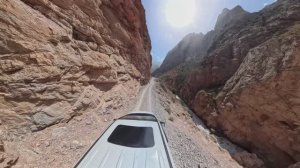 Живописная дорога в Фанских горах Таджикистана