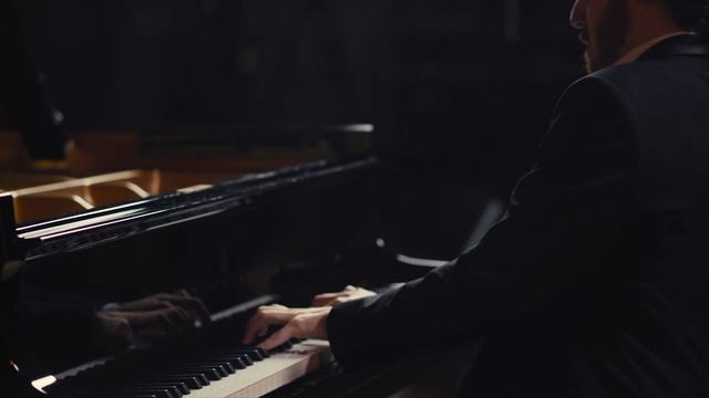 J.S. Bach, Sinfonia 11 in G minor, BWV 797 _ Dimitri Malignan смотреть онлайн