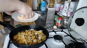 ЕДУ С РАБОТЫ НА ОБЕД /  ВКУСНЕЙШАЯ ЖАРЕНАЯ КАРТОШКА С ГРИБАМИ И СЫРОМ😋