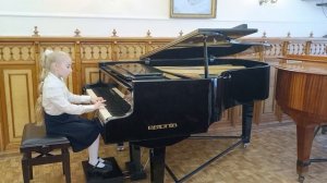 Колина Эльвина 8 лет. 2 класс. С. Майкапар. Колыбельная. Из цикла "Бирюльки"