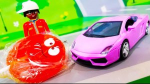 Мультики про машинки. Новая машинка для Петровича в мультике - Мыльные пузыри. Мультфильмы для детей