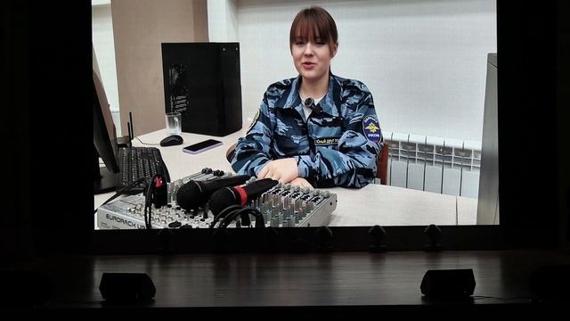 Со сцены Дома культуры поздравили всех мам нашего городка