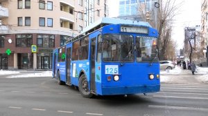 Троллейбус Екатеринбурга ЗиУ-682 КР Иваново №125 маршрут 11 на улице Энгельса