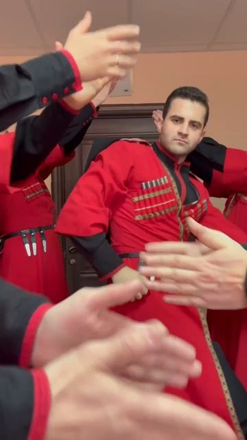 Чей танец понравился больше?) смотреть онлайн