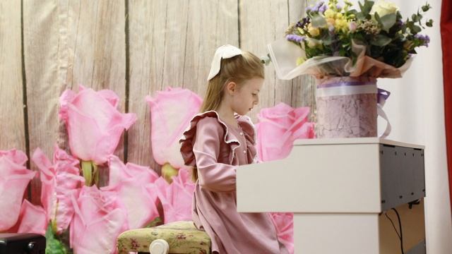 Амелия Сантемирова 7 лет Утро в лесу О Геталова Преп Шульга Валерия Муз школа Мелодия