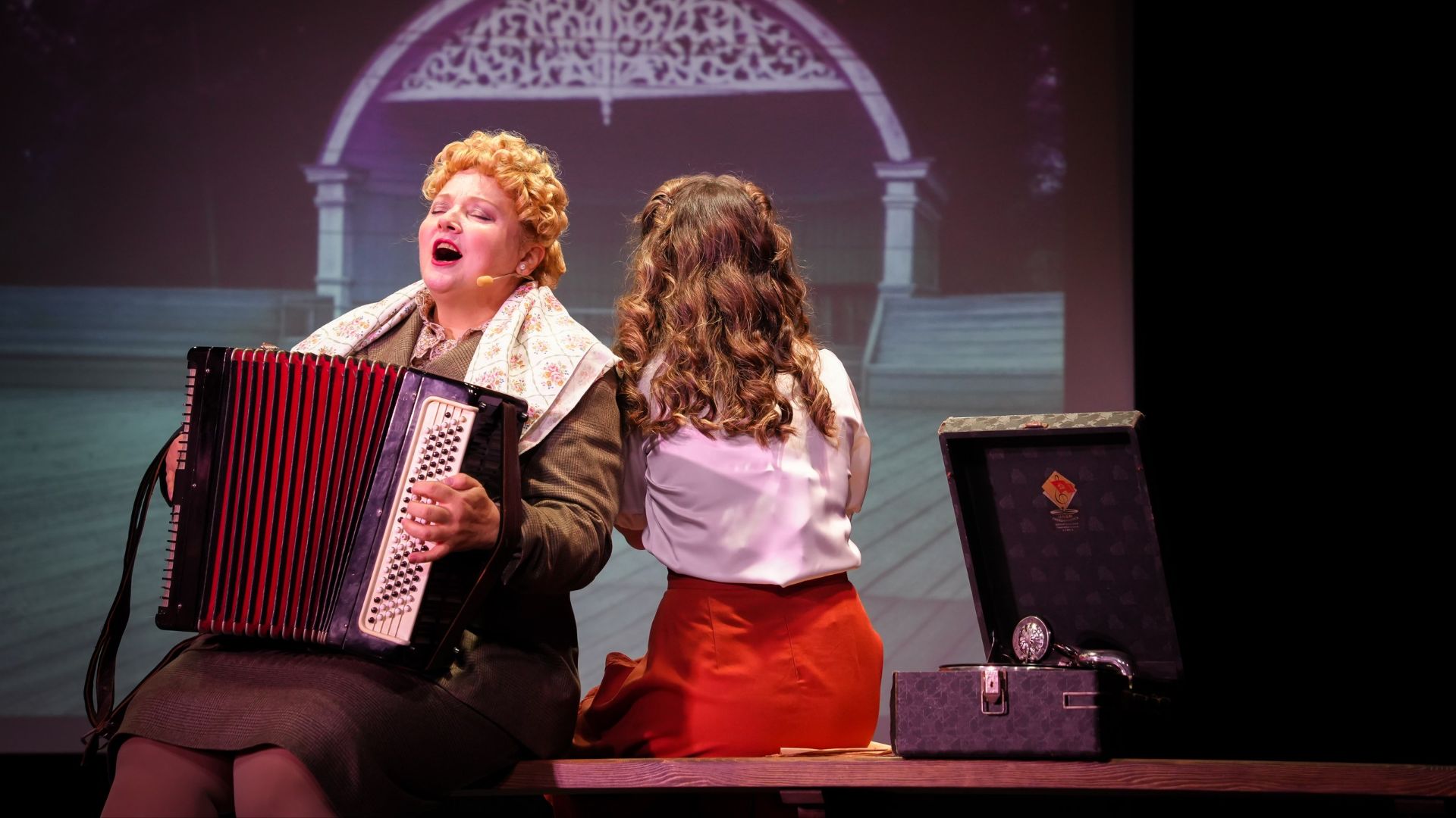 Приглашаем на «Танцплощадку» смотреть онлайн