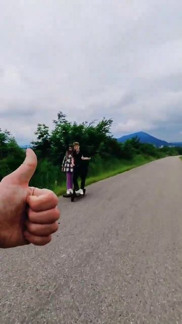 Романтичная пара в горах  горы моноколесо романтика кавказ пятигорск курорт кмв