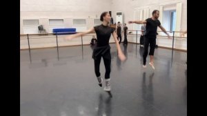 СЕРЕДИНА -ПРЫЖКИ КЛАССИКА