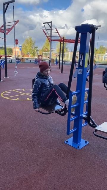 Уличный тренажер жим ногами двойной AVU013 AVENIR sport - выполнение упражнения