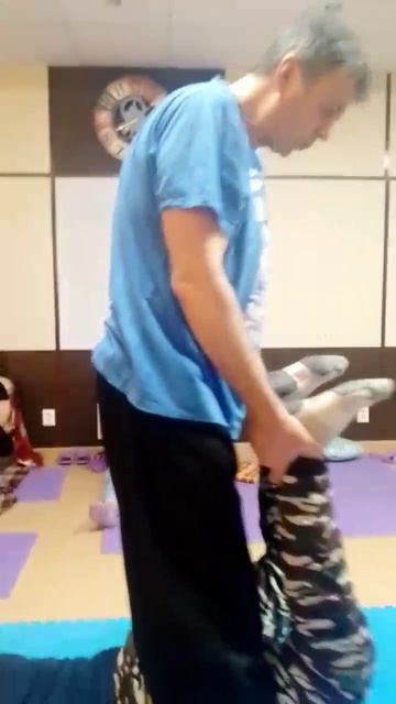 Прогиб туловища в положении лежа на животе