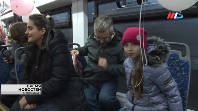 Волгоградских мам наградили в вагоне трамвая за победу в онлайн-марафоне