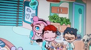 Мама отвела Алину в детский сад и поехала к врачу. Аватар ворлд.