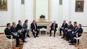 Путин и Орбан начали переговоры в Кремле