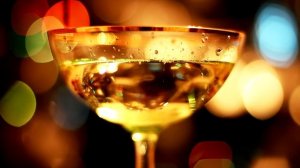 Поднимем бокалы!