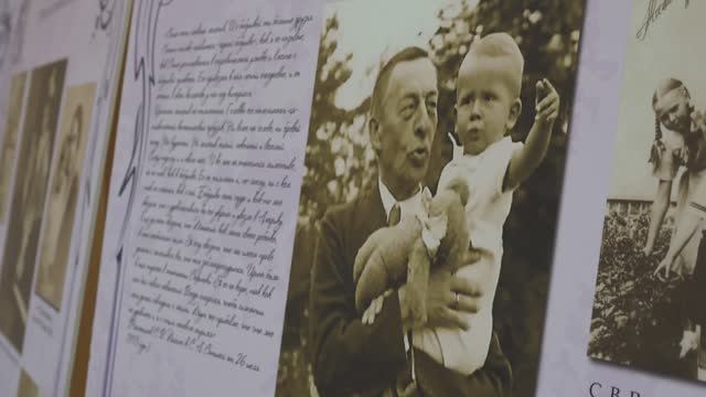 «Соприкосновение времен. Исторические встречи на Страстном бульваре», слайд-шоу (2025) смотреть онлайн