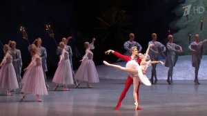 Сегодня стартовала продажа билетов на балет "Щелкунчик" в Большом театре.