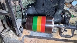 Изготовление барабана. Пакистан. Почти фабрика музыкальных инструментов