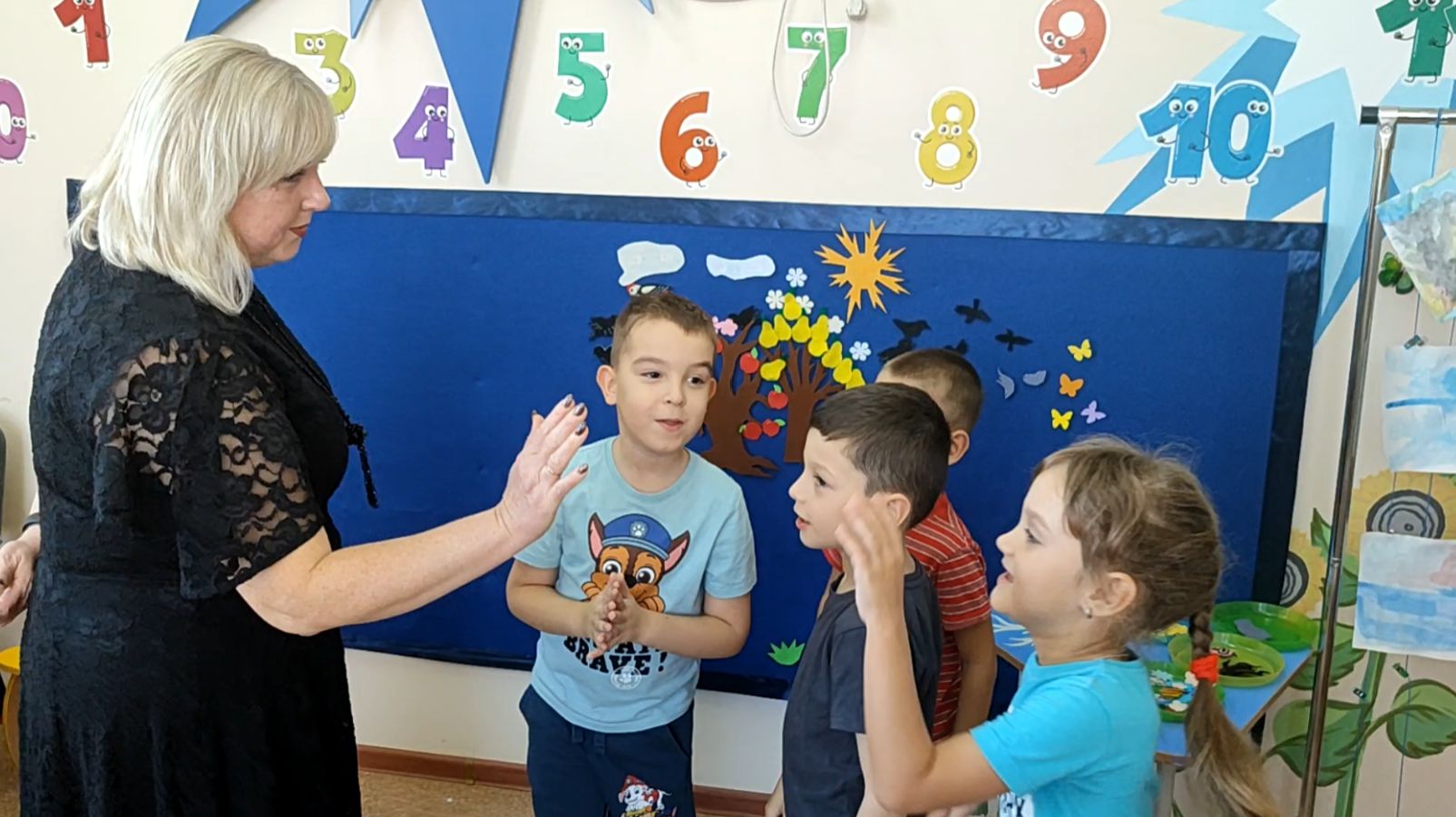 Как ребята группы Карапушки помогали Славе и Сереже