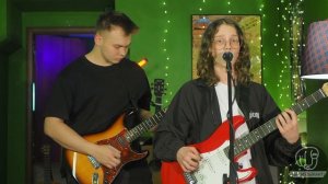 Arctic Monkeys - Old Yellow Brick