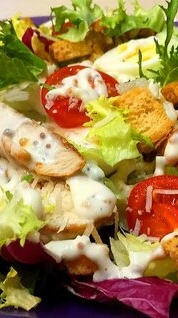 Салат «Цезарь» на скорую руку  👉