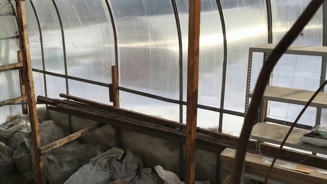 Придомовая теплица помогает мне вырастить здоровую рассаду. 2022 год.