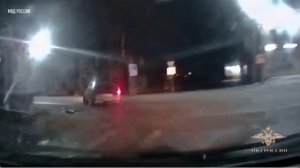 В Тверской области полицейские остановили машину выстрелами по колесам