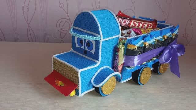 Машина со сладостями для детей к новому 2026 году смотреть онлайн