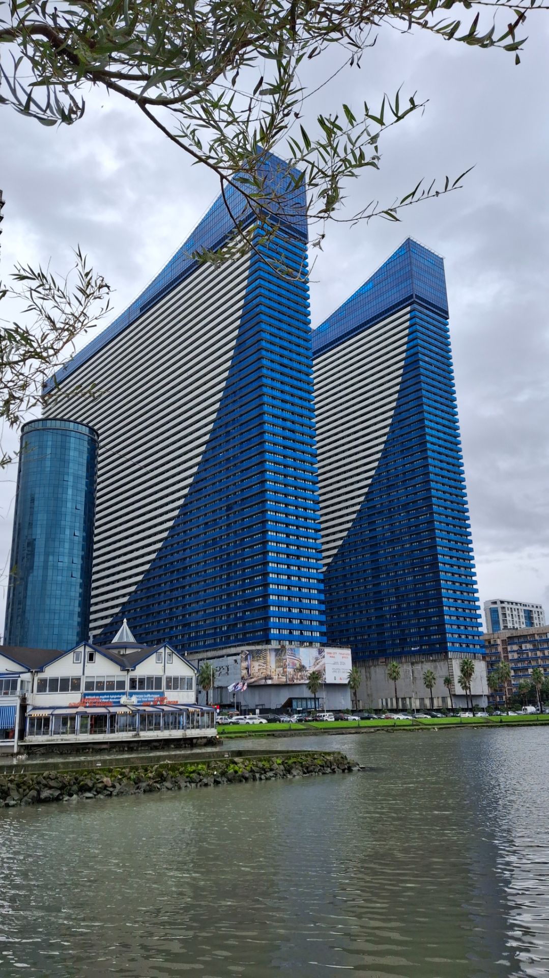 Высотки Батуми