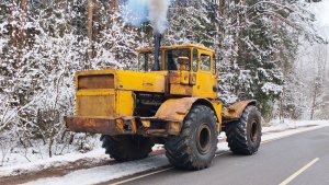 Правый руль из СССР / Первый выезд облегчённого Кировца