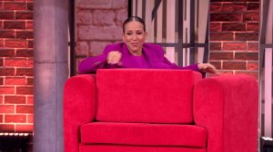 Юлия Барановская спряталась за кресло после слов героини шоу "Мужское/Женское"