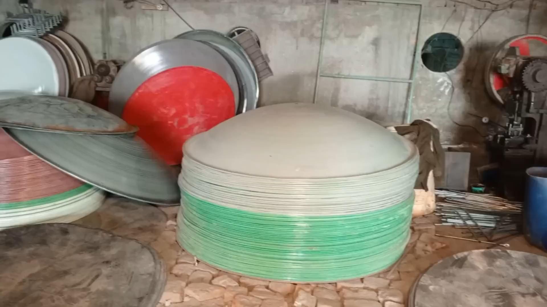 Спутниковые тарелки - изготовление.