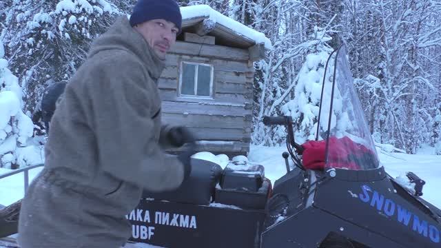 Три года назад. ПРОБИВАЮСЬ ДО ИЗБЫ НА СНЕГОХОДЕ СМ-002. ОХОТА НА БОРОВУЮ ДИЧЬ С СОБАКОЙ. ТАЙГА КОМИ.