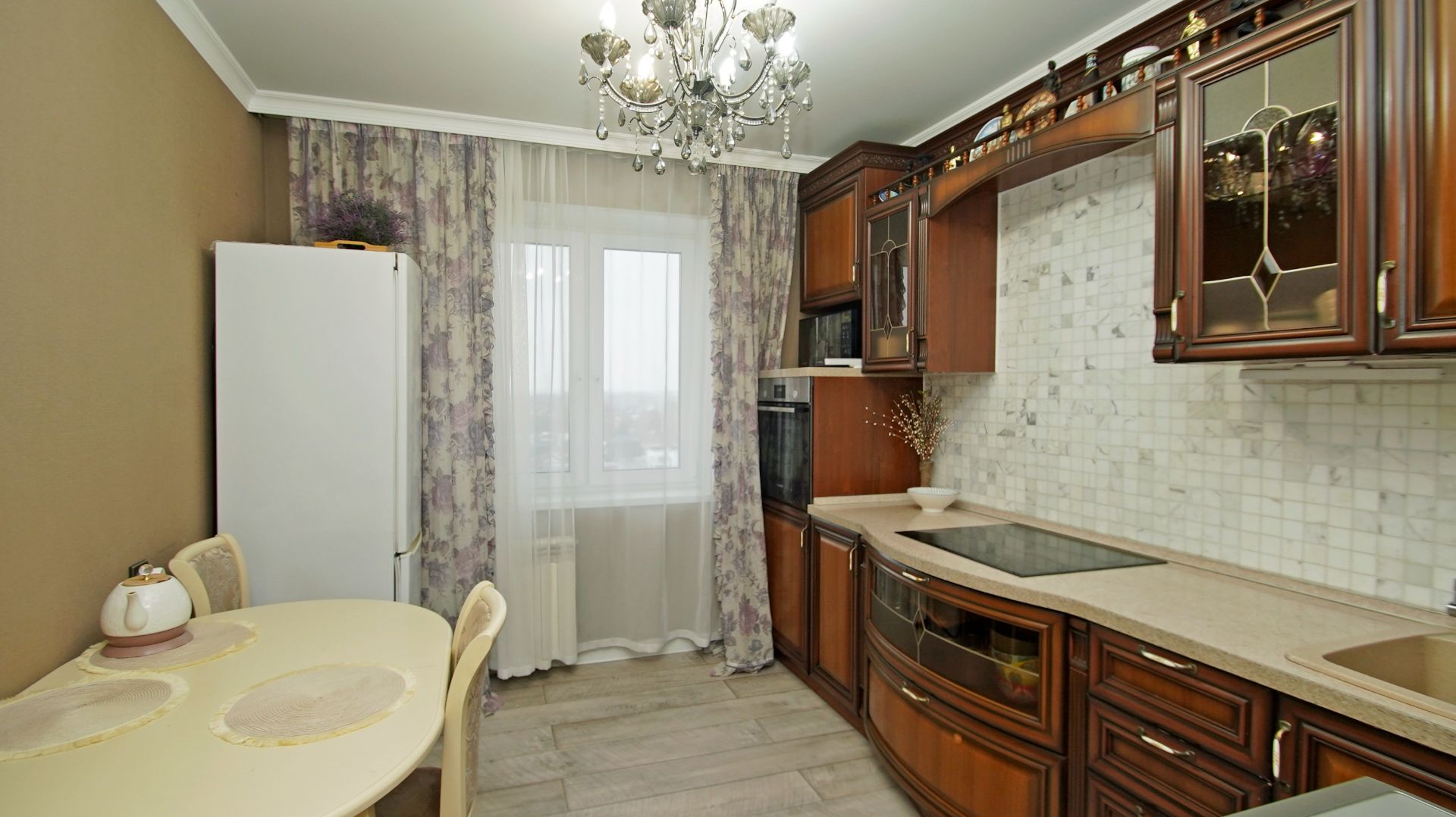 Красных Зорь, д. 148 смотреть онлайн