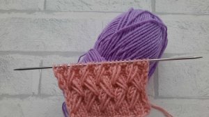 Красивый объемный узор..