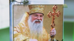 У книжной полки. Радуйся, Живоносный Кресте...